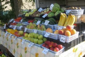 Как торговать овощами и фруктами с машины