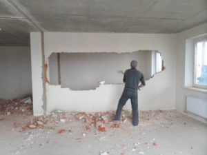 Как правильно ломать стену в квартире в панельном доме