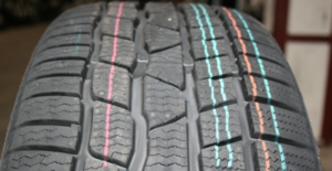 Цветные полосы на шинах что означают