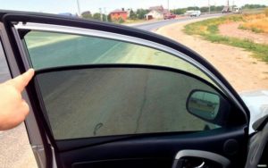 Какой штраф за каркасные сетки на передних стеклах автомобиля